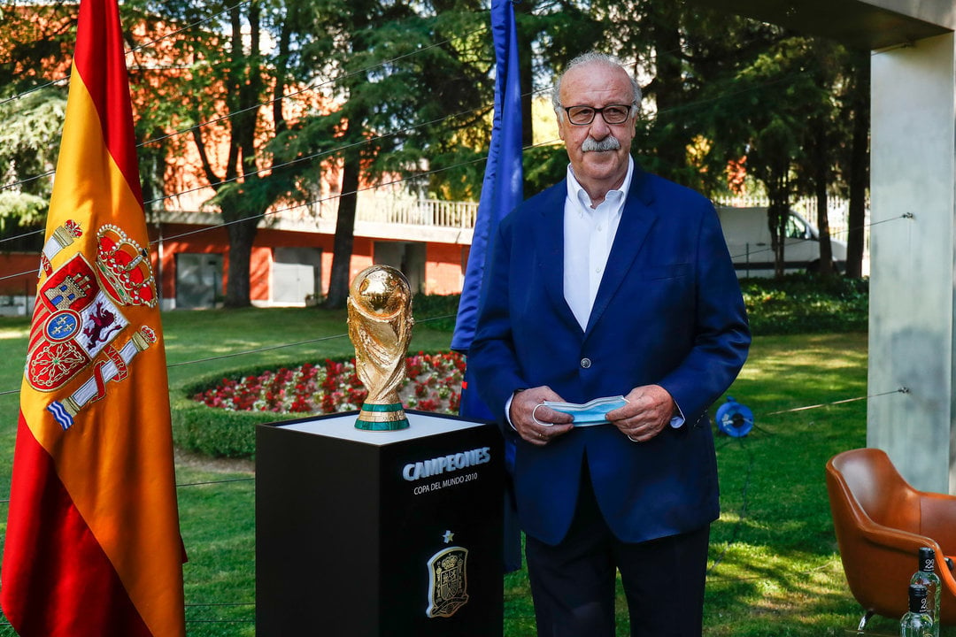 Vicente del Bosque, ex head coach of Spain Team, poses for photo with the World Campion trophy during an act to commemorate the 10th anniversary of the victory of the Spanish soccer team in the World Cup in South Africa to become World Champion, at the CSD, Superior Sports Council, on July 10, 2020 in Madrid, Spain.