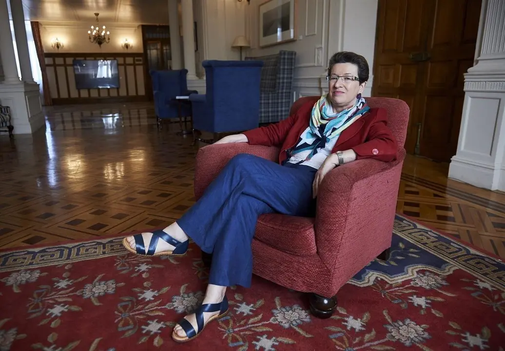 La escritora Laura Freixas en el Palacio de la Magdalena