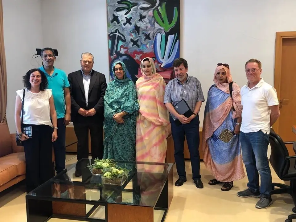 El presidente del Parlamento, Joaqu&iacute;n G&oacute;mez, recibe a la delegaci&oacute;n saharaui en Cantabria