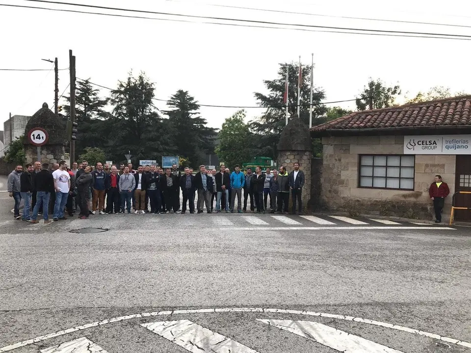 Concentraci&oacute;n de trabajadores de la antigua Trefiler&iacute;as Quijano, en junio