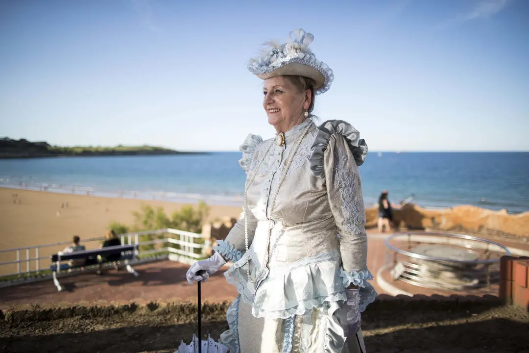 DAVID S. BUSTAMANTE 12/07/2019 SANTANDER/ CANTABRIA Ba&ntilde;os de ola en los Jardines de Piquio
