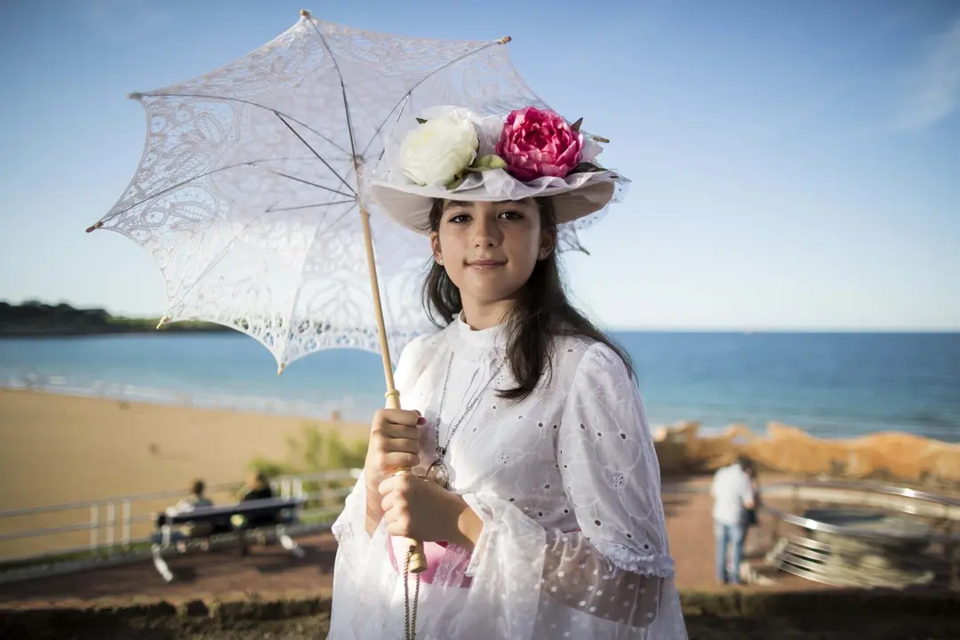 DAVID S. BUSTAMANTE 12/07/2019 SANTANDER/ CANTABRIA Ba&ntilde;os de ola en los Jardines de Piquio