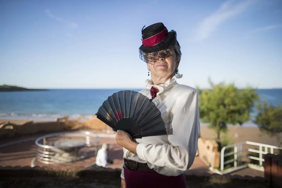 DAVID S. BUSTAMANTE 12/07/2019 SANTANDER/ CANTABRIA Ba&ntilde;os de ola en los Jardines de Piquio