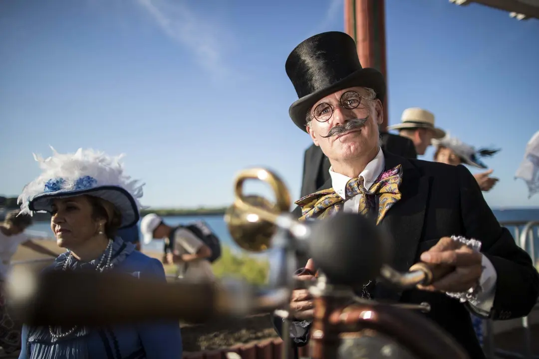 DAVID S. BUSTAMANTE 12/07/2019 SANTANDER/ CANTABRIA Ba&ntilde;os de ola en los Jardines de Piquio