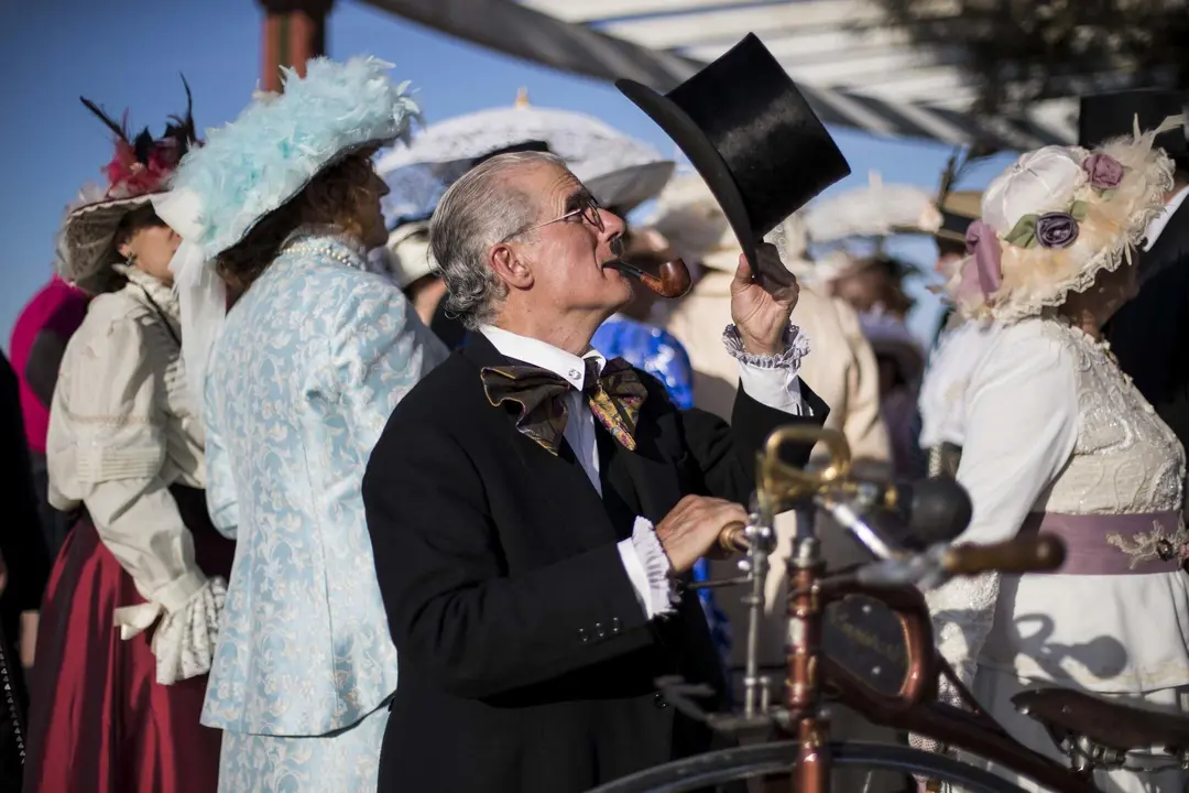 DAVID S. BUSTAMANTE 12/07/2019 SANTANDER/ CANTABRIA Ba&ntilde;os de ola en los Jardines de Piquio