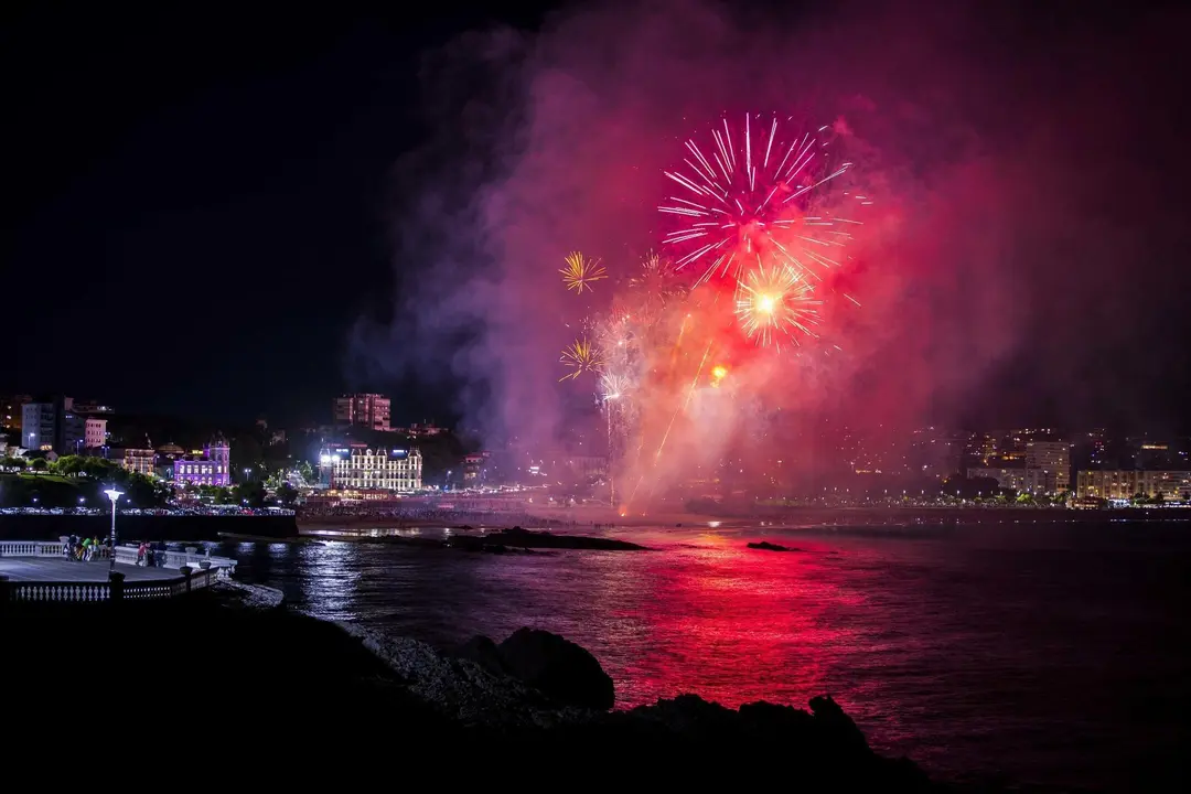 DAVID S. BUSTAMANTE 13/07/2019 SANTANDER/ CANTABRIA Fuegos artificiales de los Ba&ntilde;os de Ola