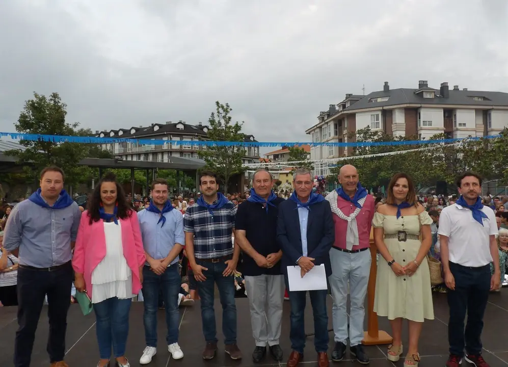 Preg&oacute;n de las Fiestas del Carmen en Suances a cargo del escritor Javier de Frutos