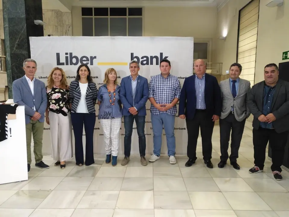 Presentaci&oacute;n acuerdo de patrocinio Liberbank y Balonmano Sinf&iacute;n