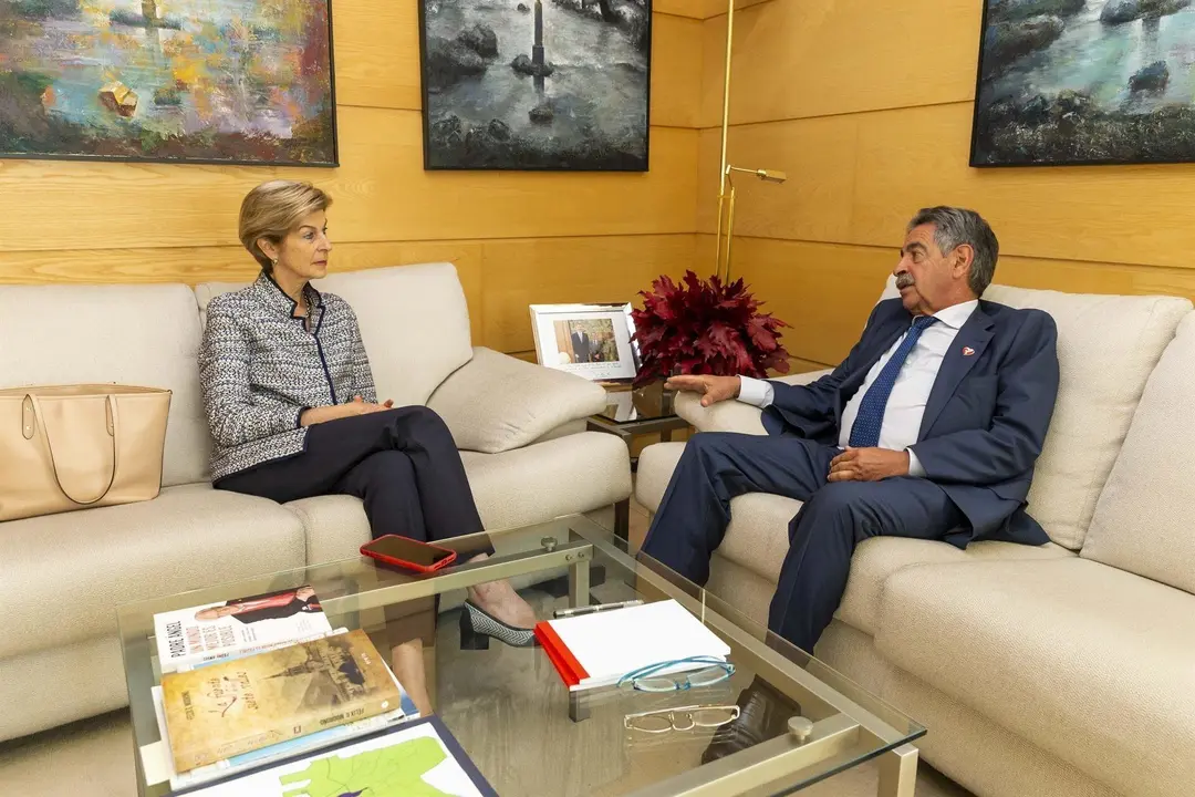 El presidente de Cantabria, Miguel &Aacute;ngel Revilla, se re&uacute;ne con la embajadora de Colombia en Espa&ntilde;a, Carolina Barco