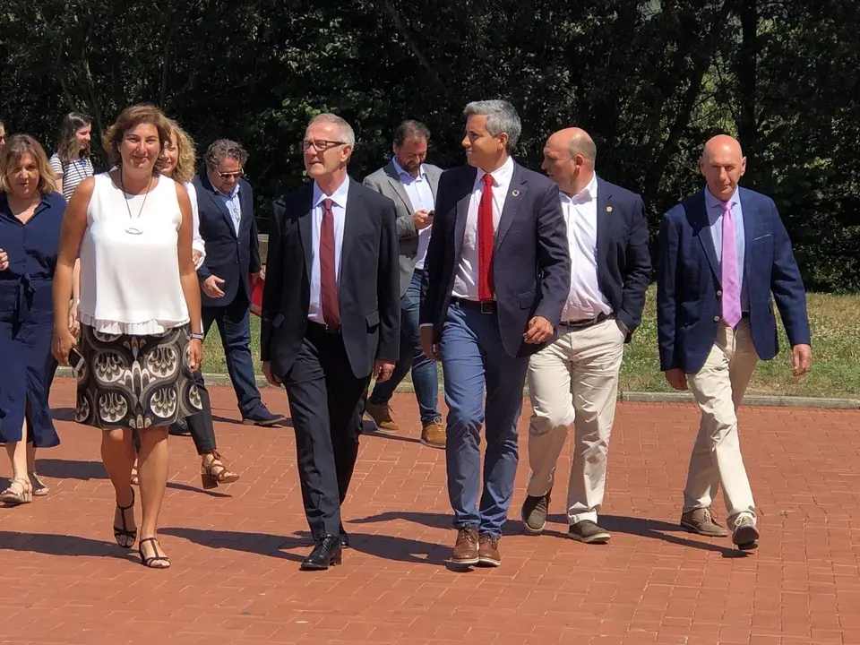 El ministro de Cultura, Jos&eacute; Guirao, en Santillana del Mar