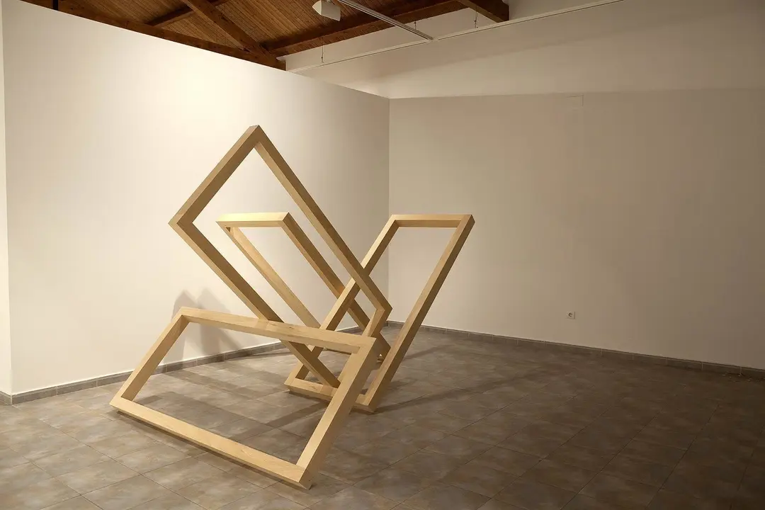 Instalaci&oacute;n escult&oacute;rica de Emilia Trueba