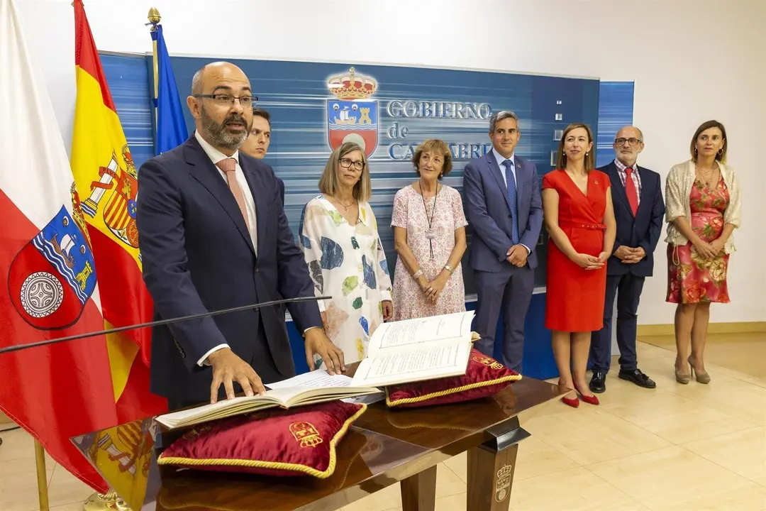 Vicepresidente Tomas De Posesi&oacute;n De Varios Directores Generales De Varias Consejer&iacute;as.