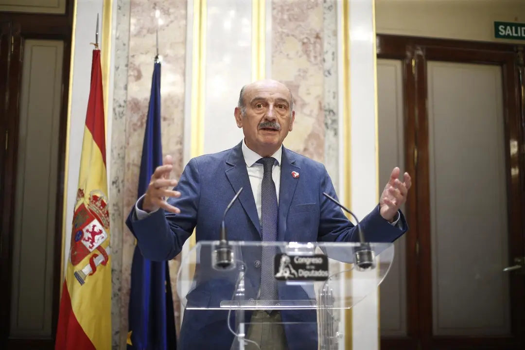 El diputado del Partido Regionalista C&aacute;ntabro (PRC) en el Congreso de los Diputados, Jos&eacute; Mar&iacute;a Maz&oacute;n, valora la intervenci&oacute;n del presidente del Gobierno en funciones y candidato socialista a la reelecci&oacute;n tras su discurso en la primera sesi&oacute;n del debate 