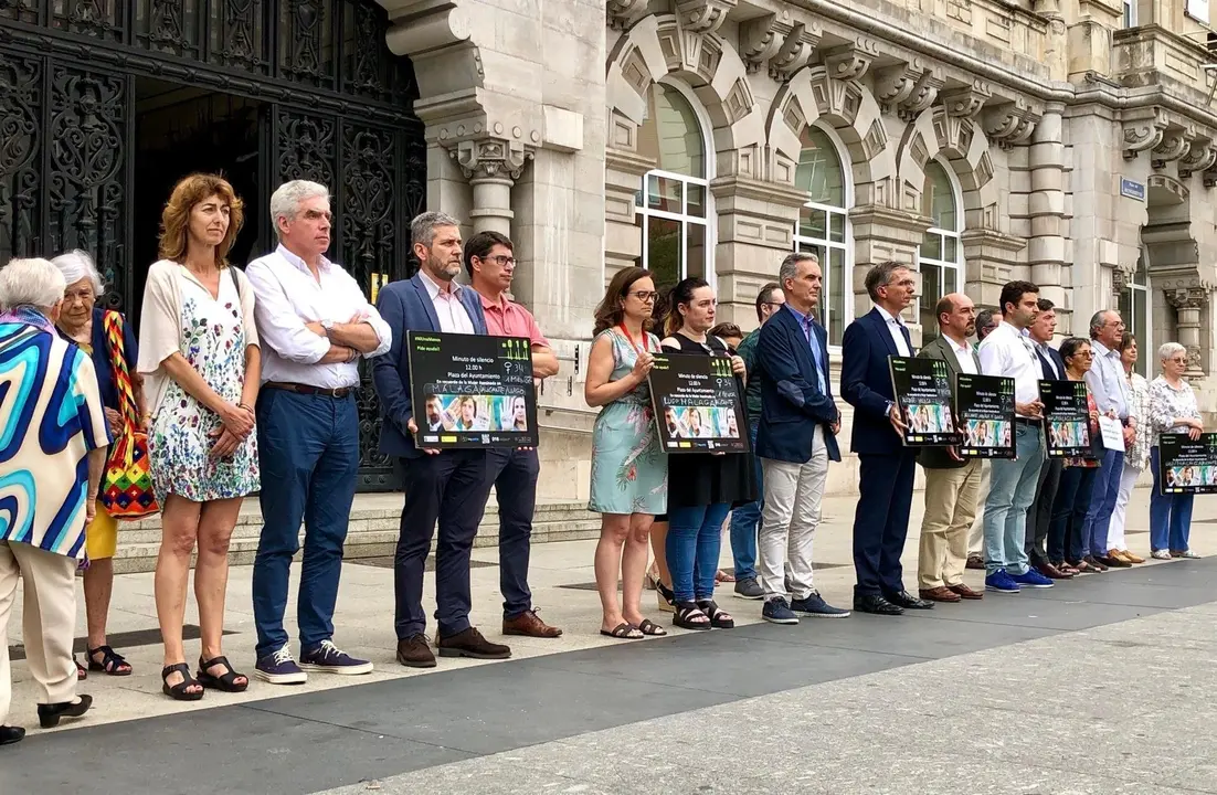 Minuto de silencio en el Ayuntamiento de Santander contra la violencia machista