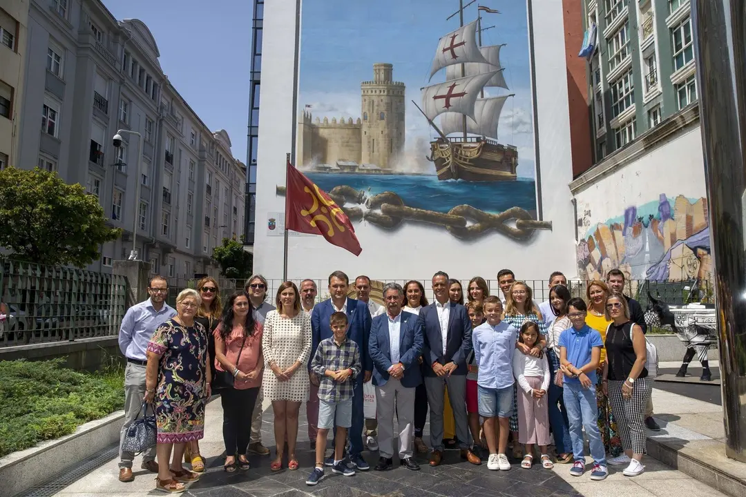 El presidente, Miguel &Aacute;ngel Revilla, y la consejera de Presidencia, Paula Fern&aacute;ndez, reciben a una delegaci&oacute;n de Sevilla que disfruta de una semana en la regi&oacute;n