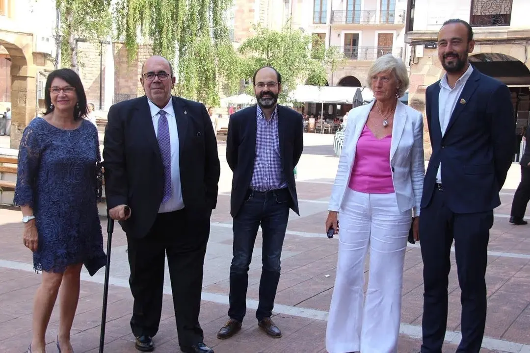 Responsables de la Consejer&iacute;a de Educaci&oacute;n y del Ayuntamiento de Torrelavega