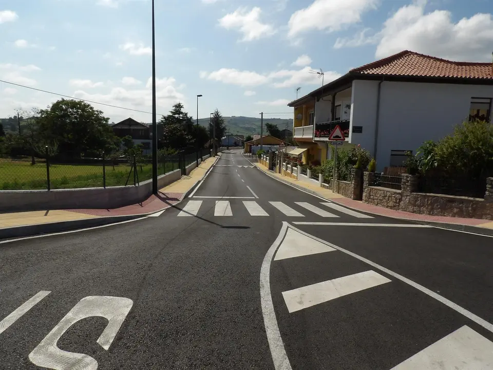 Calle Monse&ntilde;or del Val de Suances