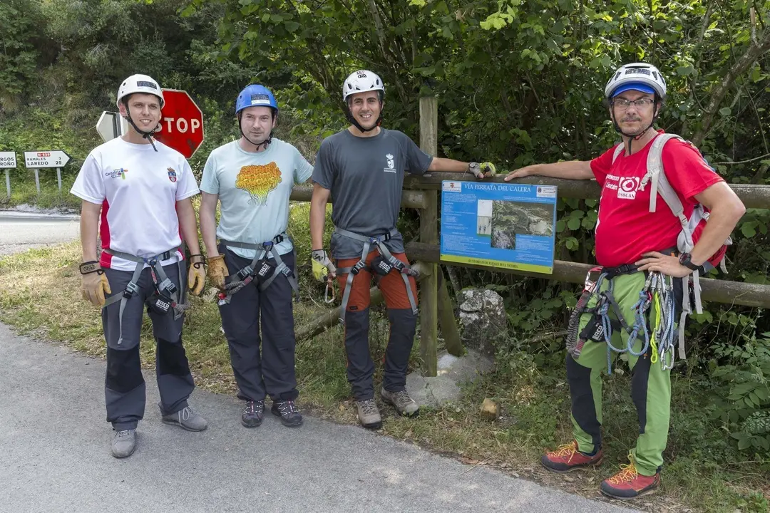 El vicepresidente c&aacute;ntabro, Pablo Zuloaga, en la v&iacute;a ferrata de Ramales