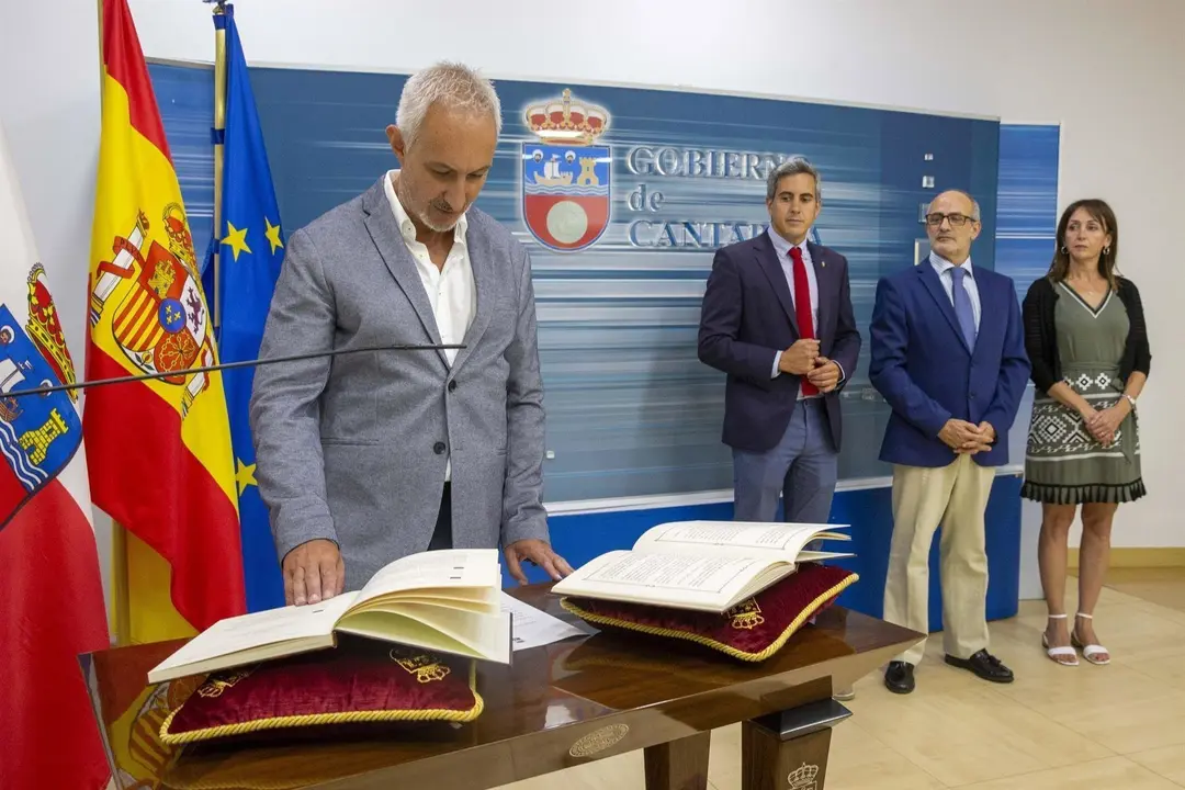 Toma de posesi&oacute;n del director general de Ordenaci&oacute;n, Farmacia e Inspecci&oacute;n, Jorge de la Puente
