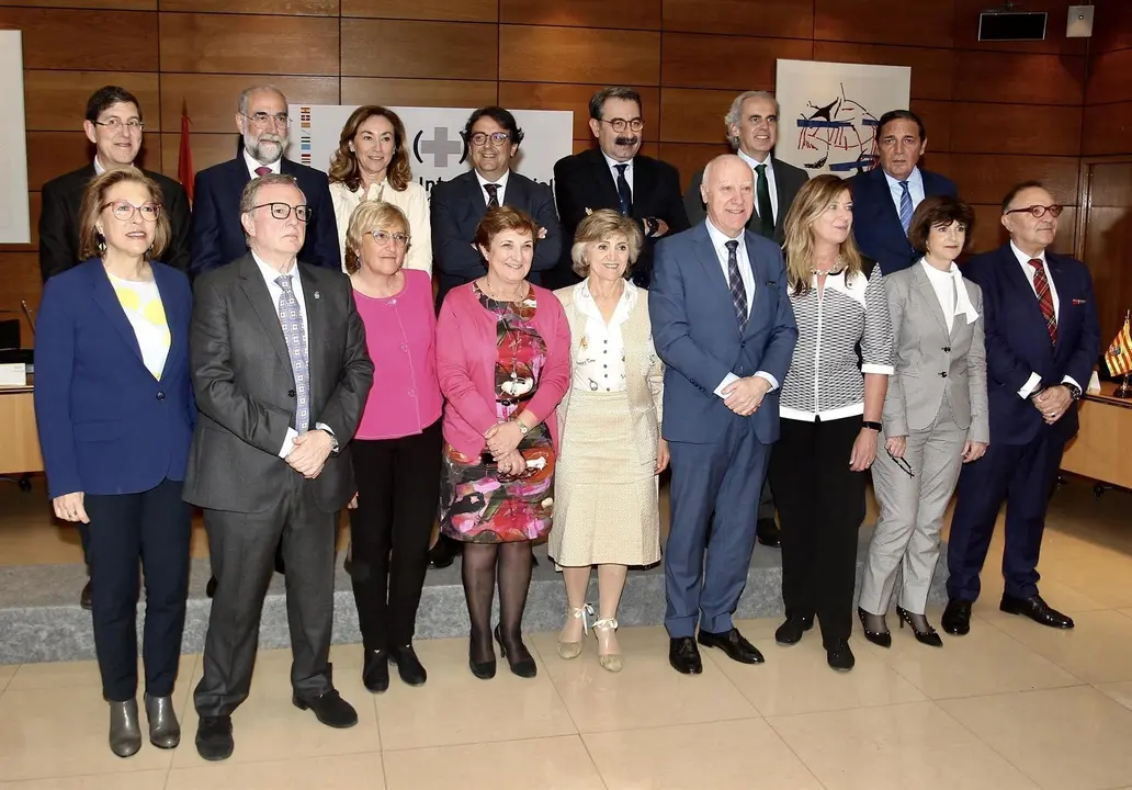 Real y consejeros en el CISNS