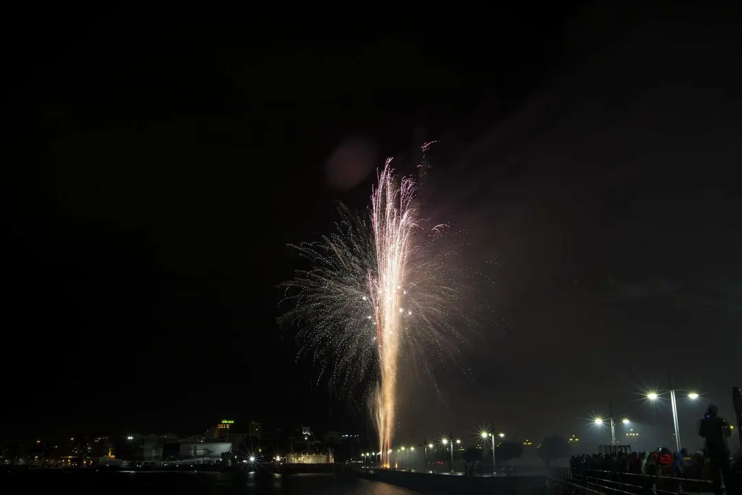 DAVID S. BUSTAMANTE 27/07/2019 SANTANDER/ CANTABRIA Fuegos artificiales en la Bah&iacute;a de Santander