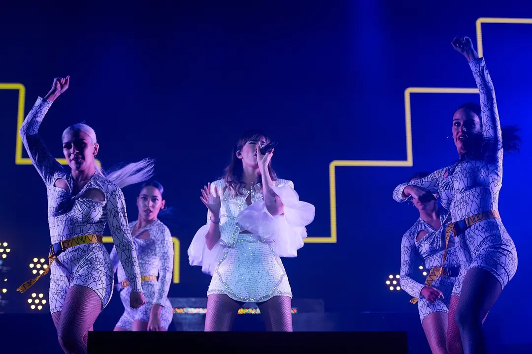 AITANA - MV 2019 - EL REY LAGART&Oacute;N (3)