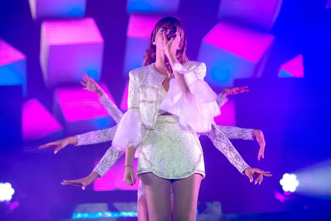 AITANA - MV 2019 - EL REY LAGART&Oacute;N (6)
