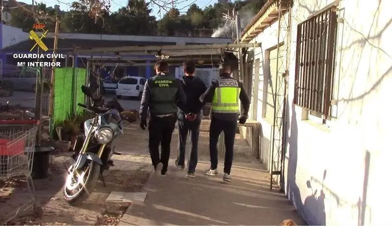 Registro de la Guardia Civil en la operaci&oacute;n Urofort contra la trata para explotaci&oacute;n laboral