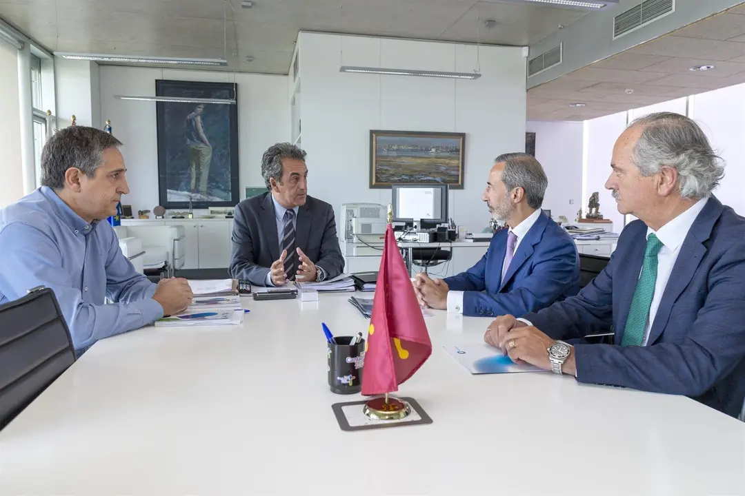 9:45 Despacho Del Consejero  El Consejero De Innovaci&oacute;n, Industria, Transporte Y Comercio, Francisco Mart&iacute;n, Recibe Al Director De Nortegas, Javier Contreras.   Nr &copy; 30 Jul 19