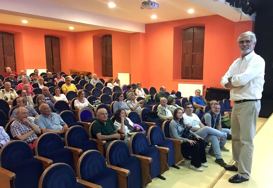 Pedro Saura participa en un curso de verano de la UC