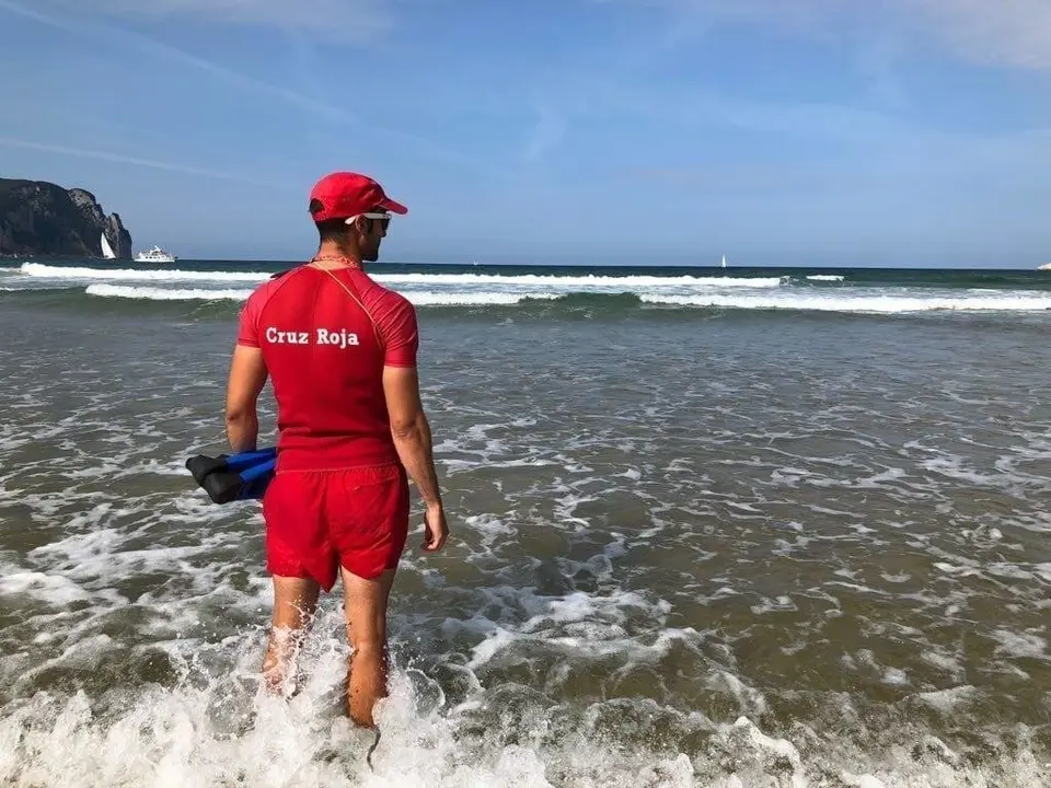voluntario de cruz roja