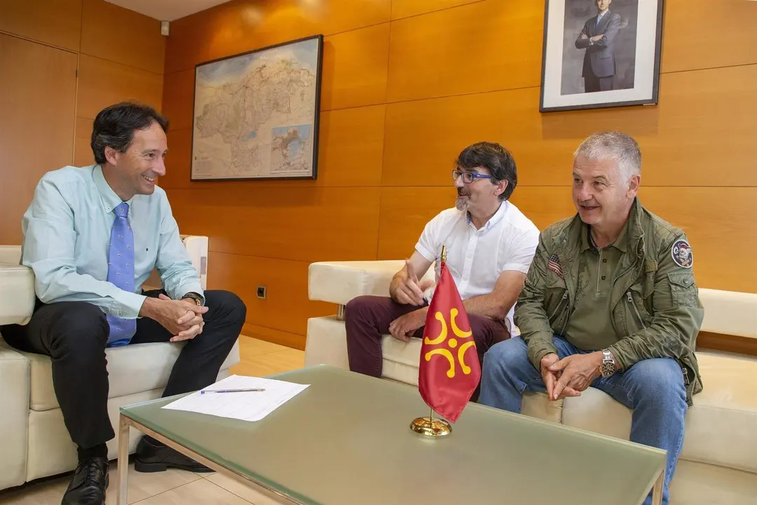 Gochicoa se re&uacute;ne con el acalde de Villaescusa