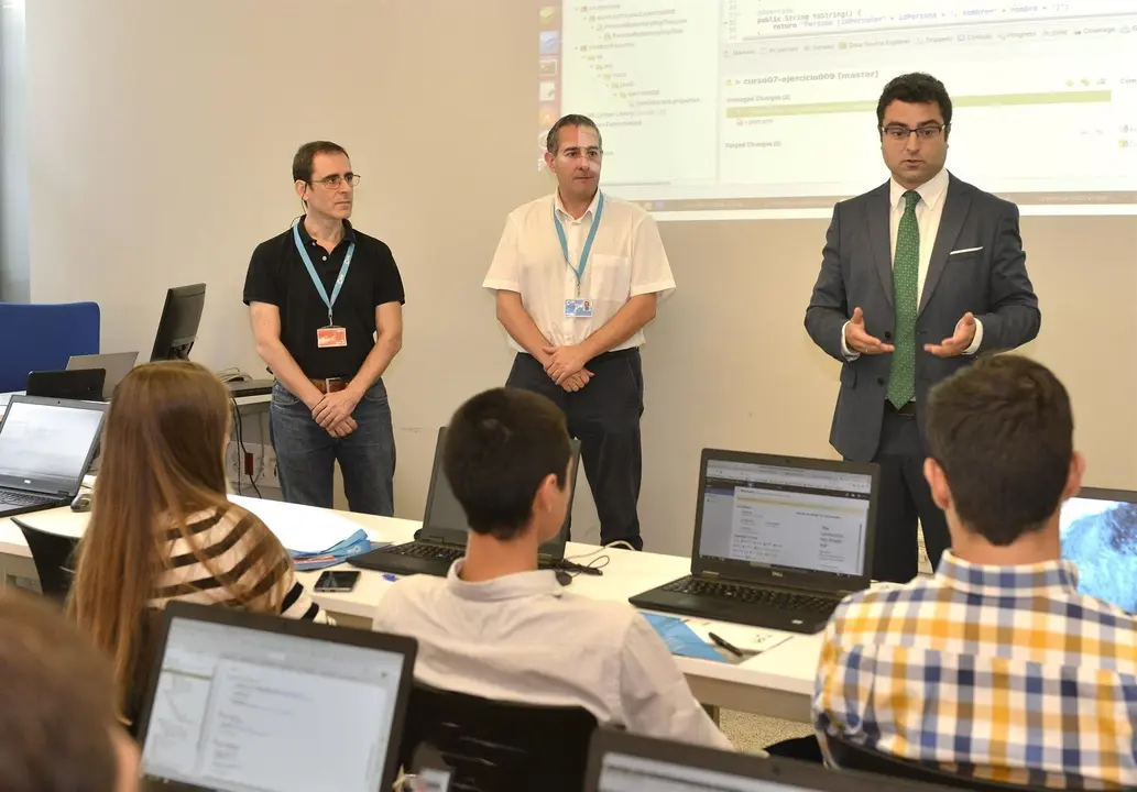 Catorce j&oacute;venes se forman en un curso de programaci&oacute;n JAVA ante la demanda de las empresas tecnol&oacute;gicas