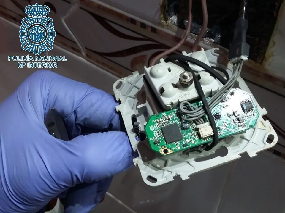 Disco duro intervenido en una operaci&oacute;n de la Polic&iacute;a Nacional contra la pornograf&iacute;a infantil