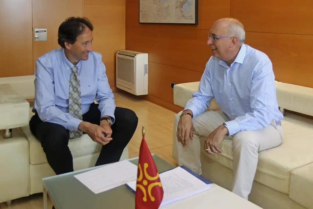 Villacarriedo.- Gobierno y Ayuntamiento analizan mejorar la seguridad vial y el saneamiento