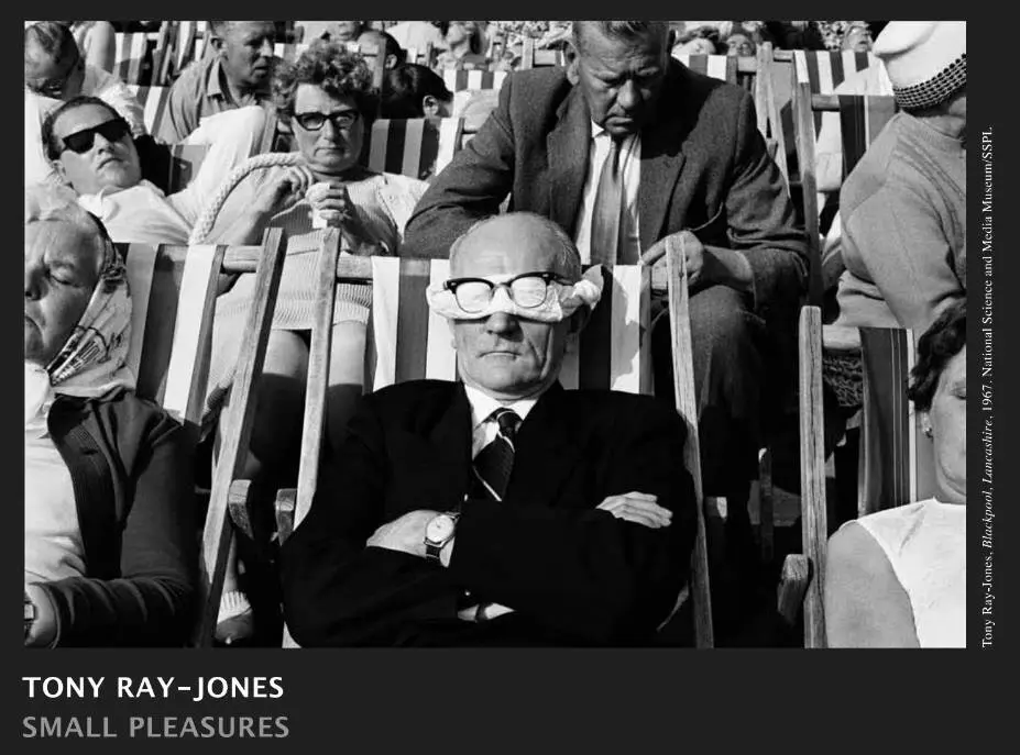 La exposici&oacute;n Small Pleasures del fot&oacute;grafo Tony Ray-Jones, en el CDIS del 7 de agosto al 20 de octubre