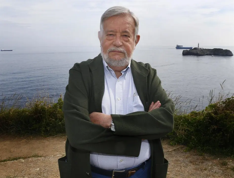 El escritor Jose Mar&iacute;a Guelbenzu protagoniza en la UIMP el ciclo de " Los Martes Literarios ".