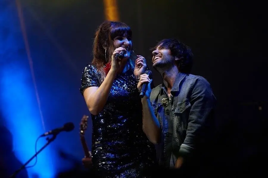 Rozal&eacute;n y David Otero en concierto en Torrelavega
