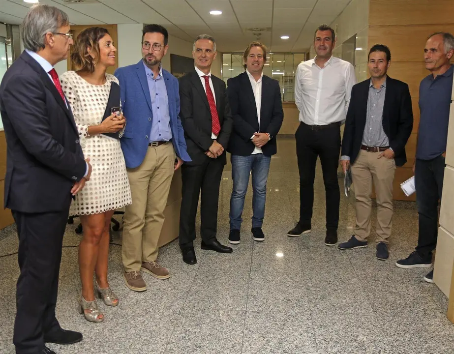 Participantes en la Comisi&oacute;n de Administraci&oacute;n Local, presidida por la consejera de Presidencia, Interior, Justicia y Acci&oacute;n Exterior, Paula Fern&aacute;ndez