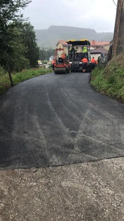 Trabajos de reposici&oacute;n, bacheo y asfaltado de Beranga