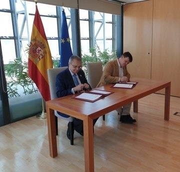 El secretario de Estado de Cooperación y para Iberoamérica, Juan Pablo de Laiglesia, firma un convenio de colaboración con CIECODE