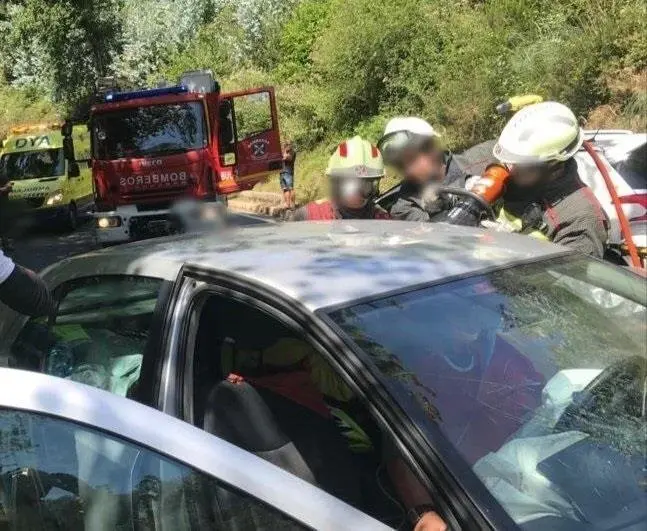 Excarcelaci&oacute;n de un herido con fuerte dolor cervical