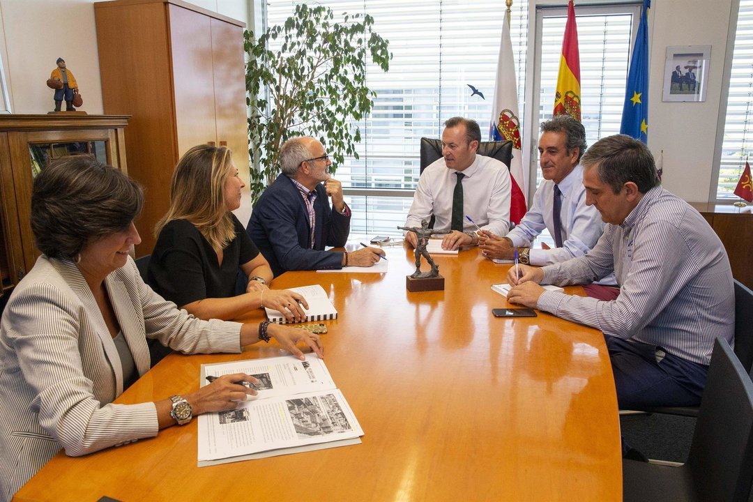 Los consejeros Blanco, Rodríguez y Martin se reunireron esta semana para coordinar la nueva campaña del Gobierno