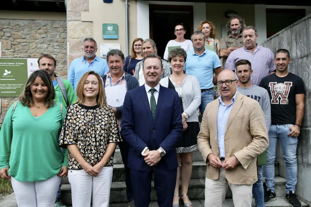 Guillermo Blanco ha asistido a la firma de los contratos gestionados por el Grupo de Acci&oacute;n Local y ejecutados dentro del programa Leader 2014-2020