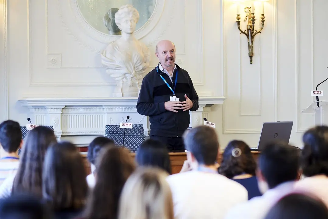 El Profesor De Investigaci&oacute;n Del Centro Nacional De Biotecnolog&iacute;a Del Consejo Superior De Investigaciones Cient&iacute;ficas (CNB-CSIC) V&iacute;ctor De Lorenzo En La UIMP