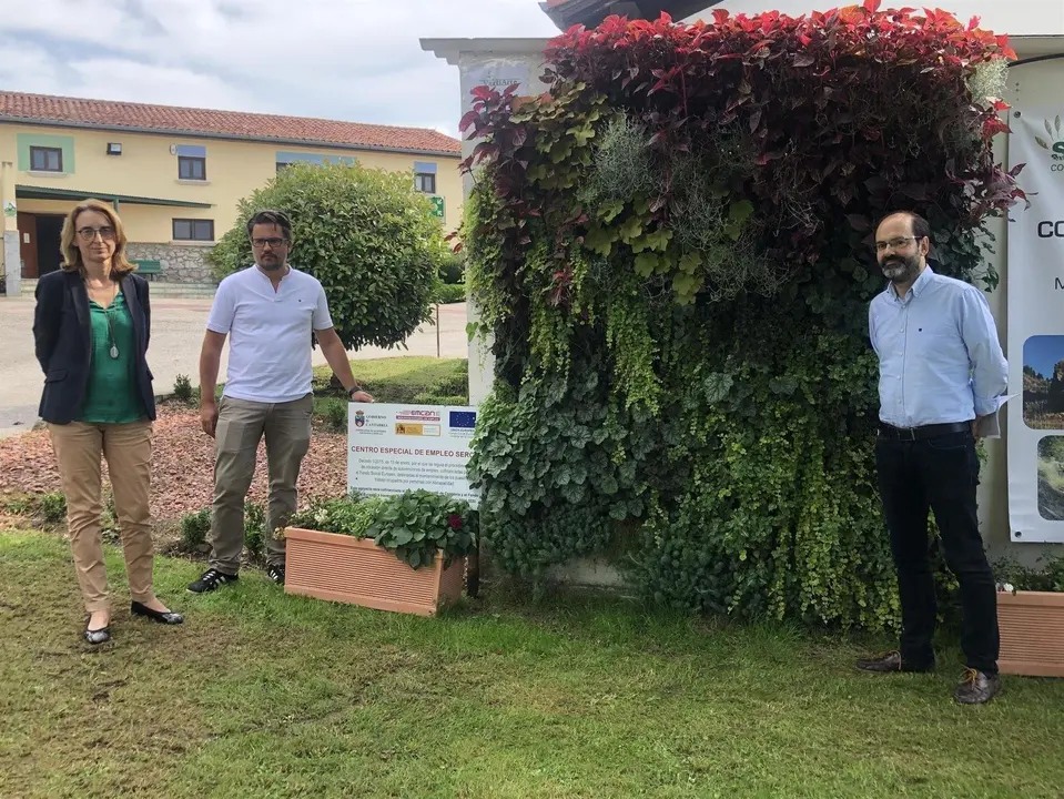 Urraca presenta un prototipo de jard&iacute;n vertical en el SERCA