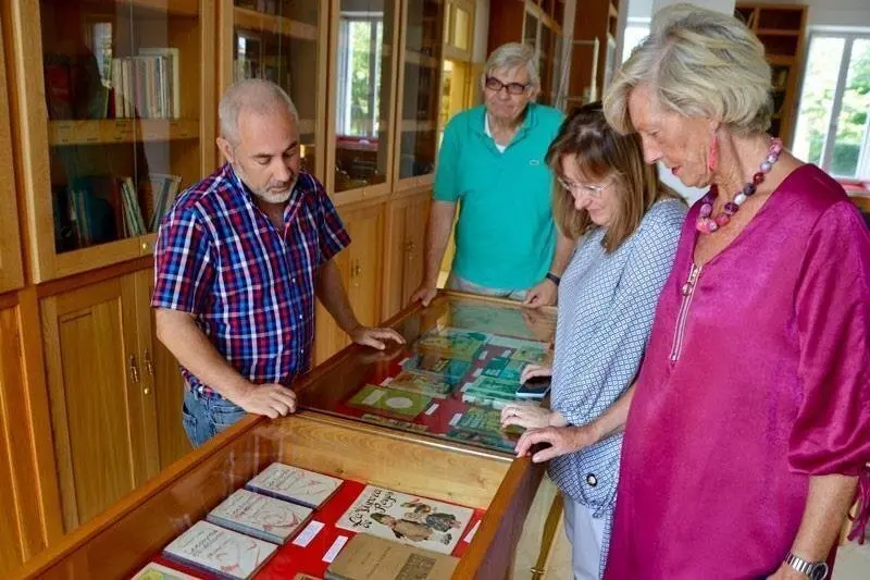 La consejera de Educaci&oacute;n, Formaci&oacute;n Profesional y Turismo, Marina Lomb&oacute;, visita el Centro de Recursos, Interpretaci&oacute;n y Estudios de la Escuela en Polanco