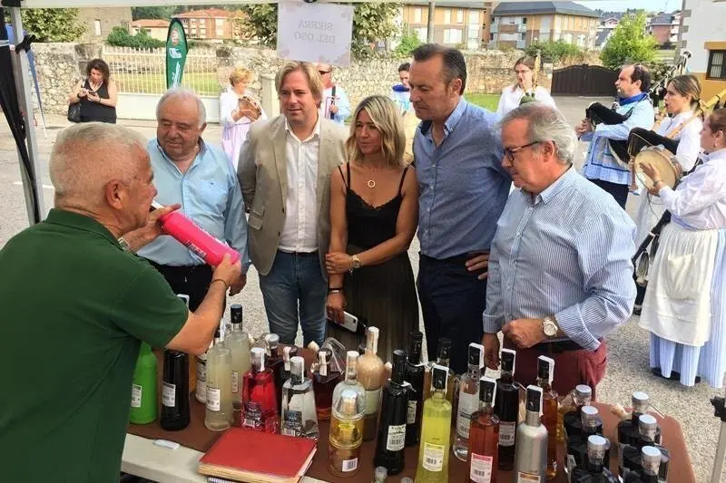 Nota De Prensa Y Foto Feria Reoc&iacute;n Guillermo Blanco Destaca Que La Industria Agroalimentaria Es &ldquo;Uno De Los Grandes Motores Econ&oacute;micos Del Medio Rural&rdquo;