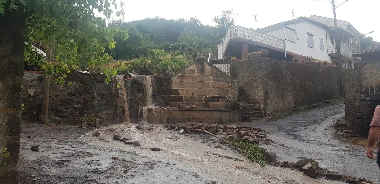 Da&ntilde;os causados por lluvias y granizo en la provincia de Ourense.