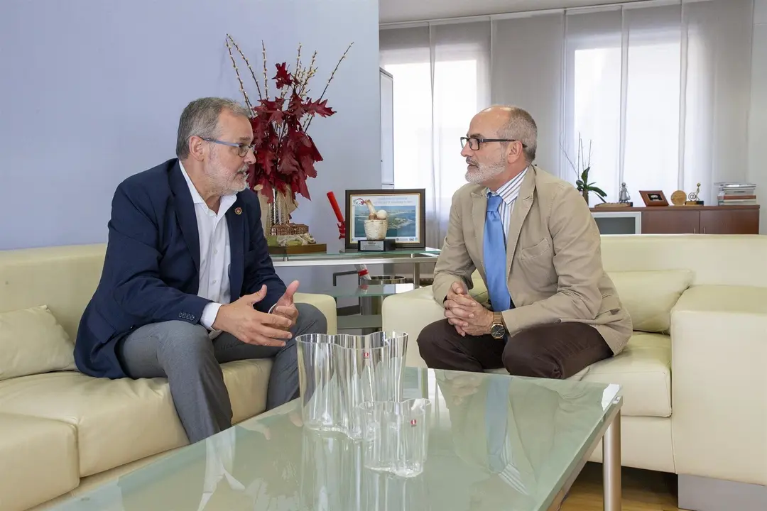 12:00 Despacho Del Consejero  El Consejero De Sanidad, Miguel Rodr&iacute;guez, Se Re&uacute;ne Con El Rector De La Uc, &Aacute;ngel Pazos.   Nr &copy; 27 Ago 19
